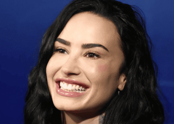Demi Lovato Rilis Album Edisi Deluxe